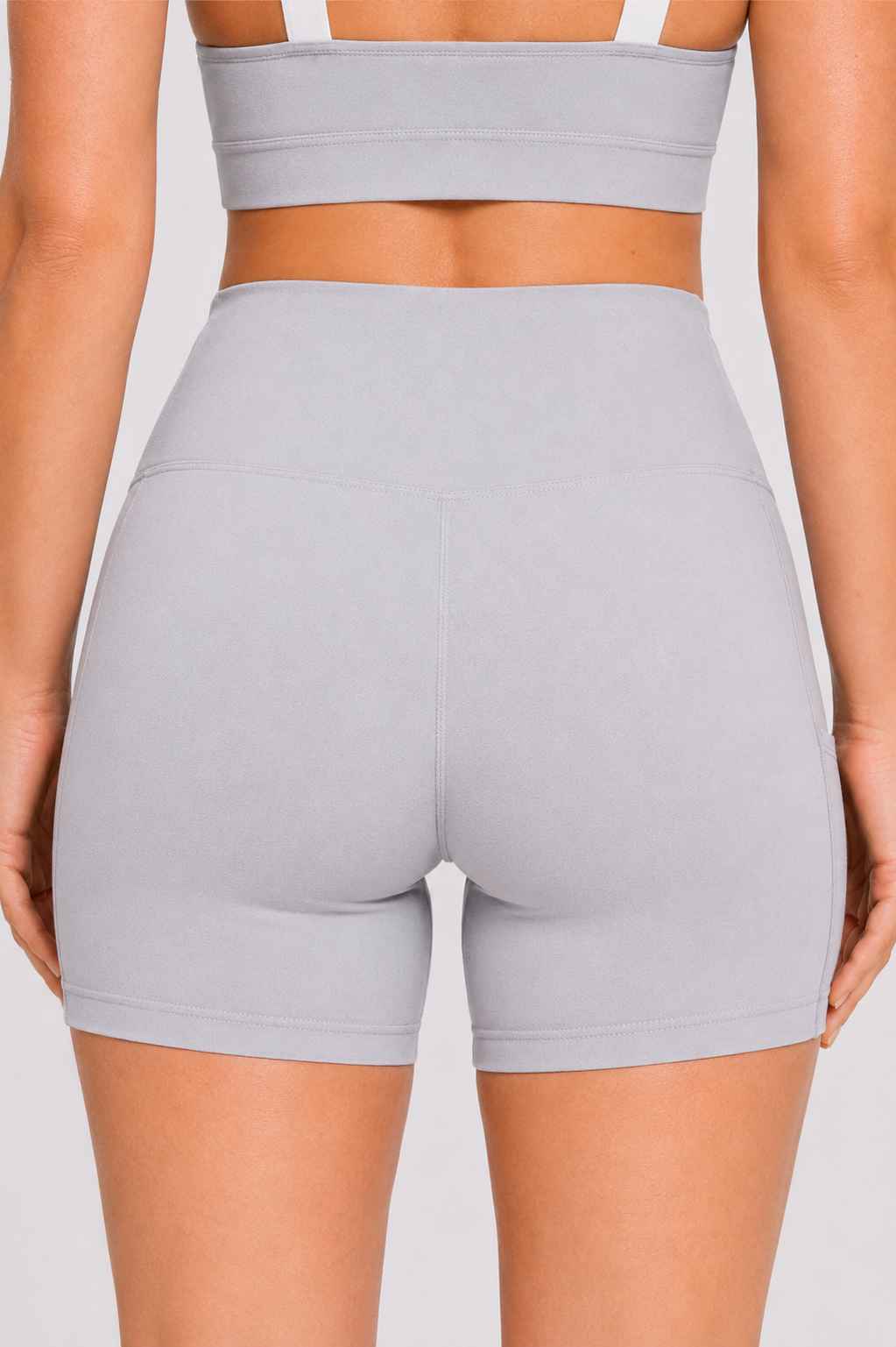 Conjunto Cadência Cinza – Top Alça Larga + Short com Bolso
