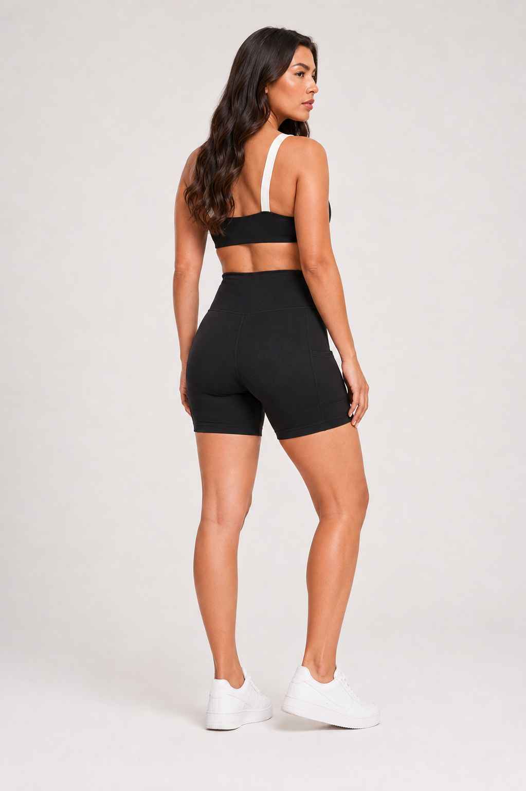 Conjunto Cadência Preto – Top Alça Larga + Short com Bolso